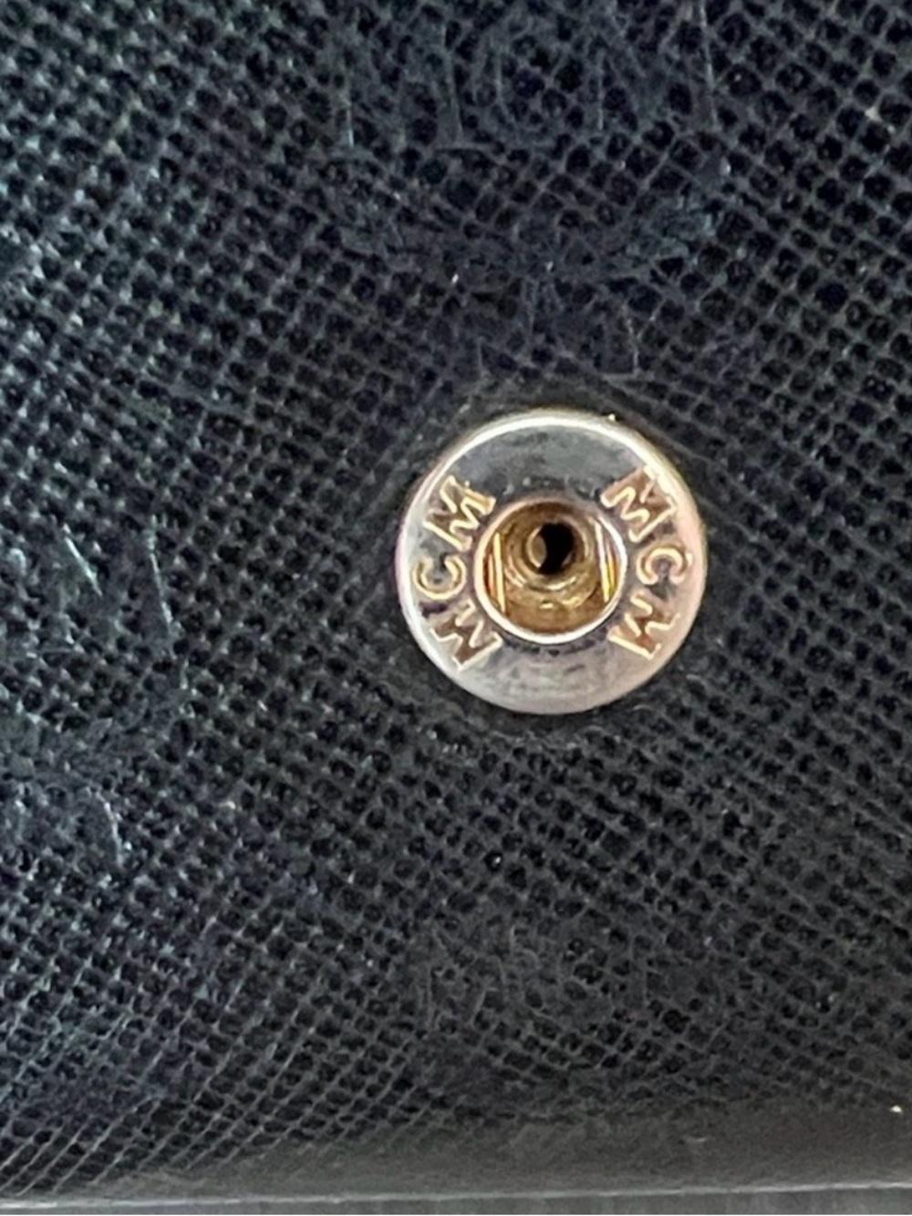 Low Start MCM Black Leather Logo Plate Continental Wallet with Gold Hardware GUC - Picture 14 of 15